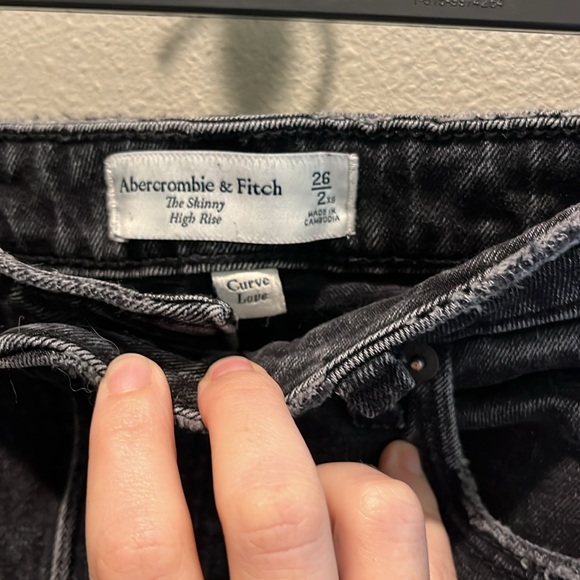 Abercrombie The Skinny High Rise (Curve Love) Jeans - Picture 3 of 4